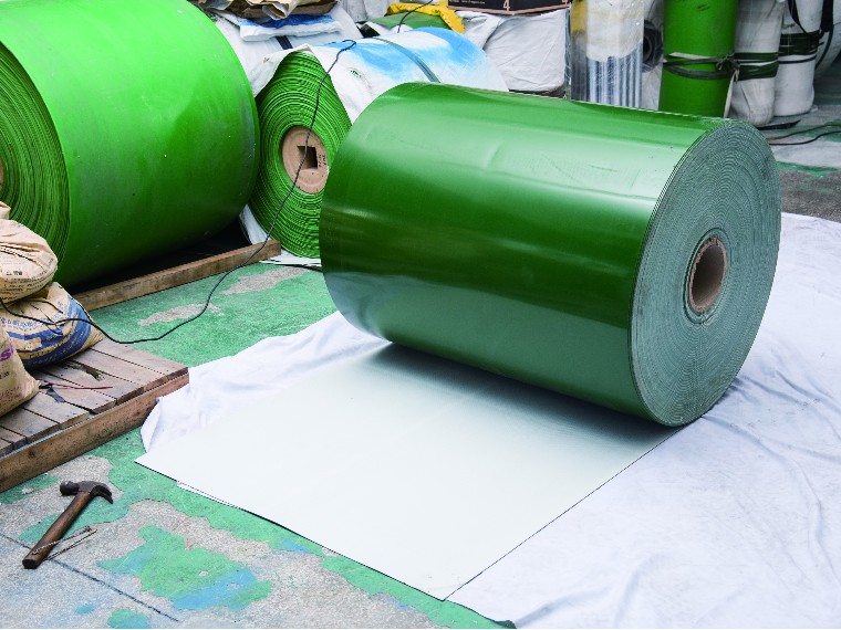 PVC輸送帶打滑和跑偏應該怎么辦